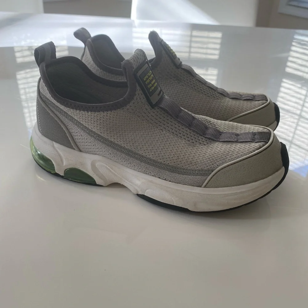 Zara Sneakers Kids 2.5
